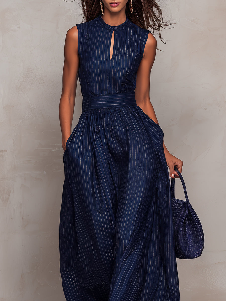Anna – Combinaison bleu foncé à rayures avec décolleté goutte et pantalon à jambe large